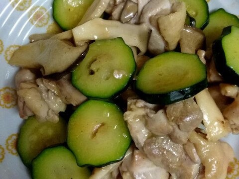 鶏とエリンギとズッキーニのバター醤油炒め